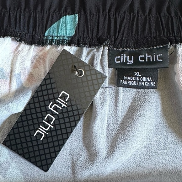 City Chic Off Shoulder Floral Blouse Top Black XL (US 22) Plus Ruffle Sleeve NWT - Picture 5 of 9